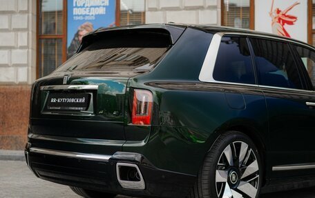 Rolls-Royce Cullinan, 2025 год, 80 000 000 рублей, 11 фотография