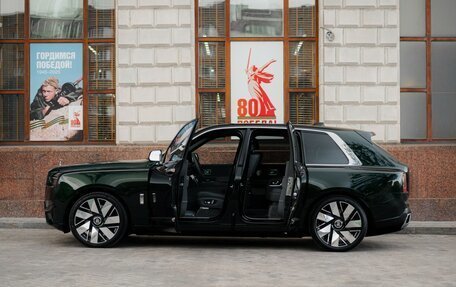 Rolls-Royce Cullinan, 2025 год, 80 000 000 рублей, 14 фотография