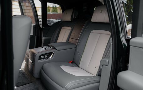 Rolls-Royce Cullinan, 2025 год, 80 000 000 рублей, 28 фотография