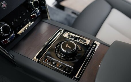 Rolls-Royce Cullinan, 2025 год, 80 000 000 рублей, 32 фотография