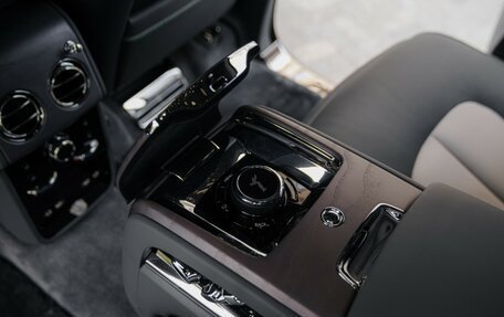 Rolls-Royce Cullinan, 2025 год, 80 000 000 рублей, 35 фотография