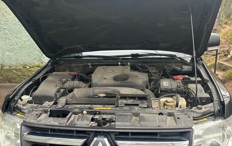 Mitsubishi Pajero IV, 2007 год, 1 090 000 рублей, 17 фотография