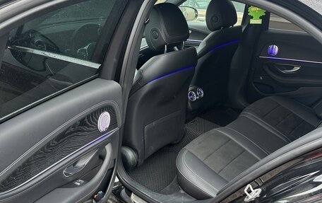 Mercedes-Benz E-Класс, 2018 год, 4 000 000 рублей, 8 фотография