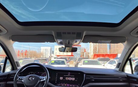 Volkswagen Touareg III, 2018 год, 4 619 000 рублей, 23 фотография