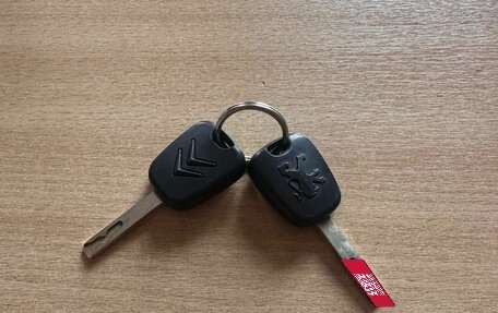 Peugeot 107 I рестайлинг, 2007 год, 329 700 рублей, 17 фотография