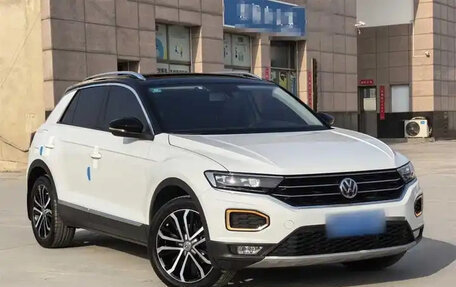 Volkswagen T-Roc I, 2021 год, 1 620 000 рублей, 3 фотография