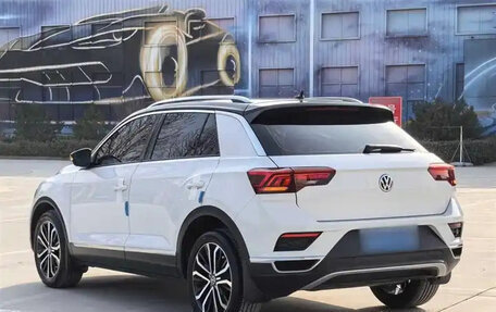Volkswagen T-Roc I, 2021 год, 1 620 000 рублей, 4 фотография