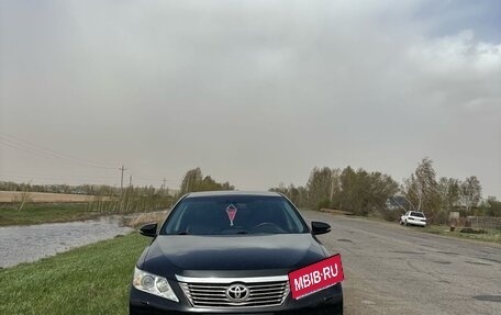 Toyota Camry, 2012 год, 2 000 000 рублей, 2 фотография