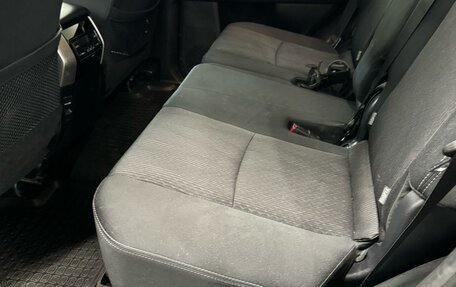 Toyota Land Cruiser Prado 150 рестайлинг 2, 2019 год, 4 900 000 рублей, 8 фотография
