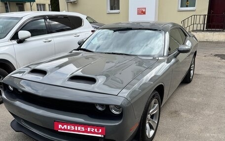 Dodge Challenger III рестайлинг 2, 2018 год, 2 800 000 рублей, 14 фотография
