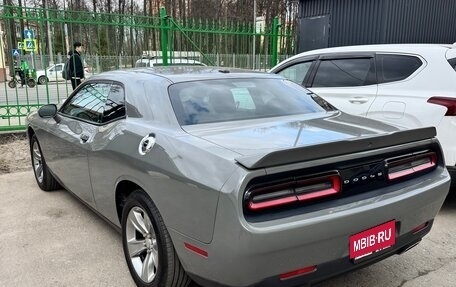 Dodge Challenger III рестайлинг 2, 2018 год, 2 800 000 рублей, 13 фотография