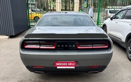 Dodge Challenger III рестайлинг 2, 2018 год, 2 800 000 рублей, 12 фотография