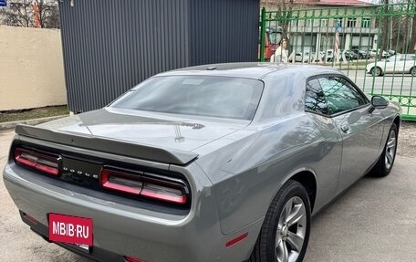 Dodge Challenger III рестайлинг 2, 2018 год, 2 800 000 рублей, 11 фотография