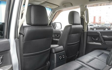 Mitsubishi Pajero IV, 2014 год, 2 599 000 рублей, 11 фотография