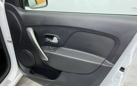 Renault Logan II, 2018 год, 710 000 рублей, 27 фотография