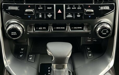 Lexus LX, 2024 год, 18 290 000 рублей, 23 фотография