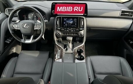Lexus LX, 2024 год, 18 290 000 рублей, 10 фотография