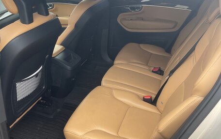 Volvo XC90 II рестайлинг, 2017 год, 4 650 000 рублей, 8 фотография