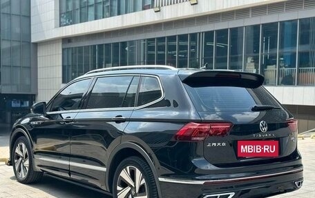 Volkswagen Tiguan II, 2023 год, 3 760 000 рублей, 4 фотография