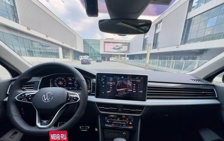 Volkswagen Tiguan II, 2023 год, 3 760 000 рублей, 8 фотография