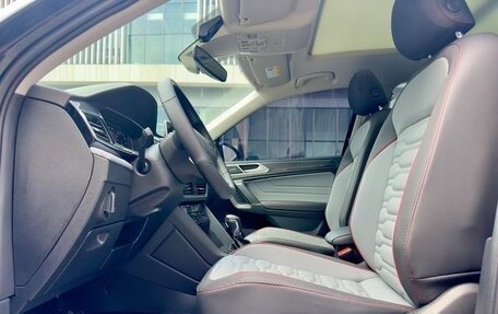 Volkswagen Tiguan II, 2023 год, 3 760 000 рублей, 11 фотография