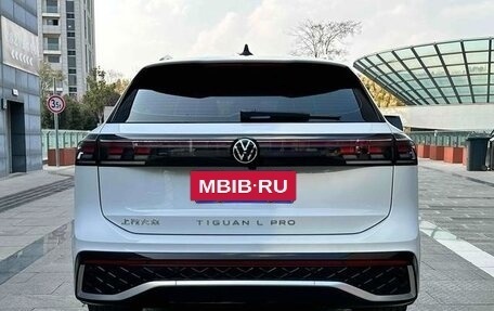 Volkswagen Tiguan, 2024 год, 3 570 000 рублей, 5 фотография
