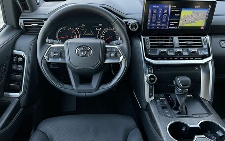 Toyota Land Cruiser, 2024 год, 13 490 000 рублей, 12 фотография