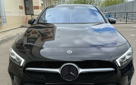 Mercedes-Benz A-Класс, 2019 год, 3 100 000 рублей, 2 фотография