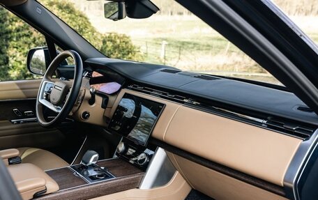 Land Rover Range Rover IV рестайлинг, 2022 год, 12 790 000 рублей, 9 фотография