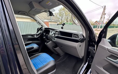 Volkswagen Caravelle T6 рестайлинг, 2021 год, 6 000 000 рублей, 2 фотография