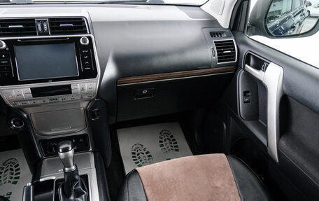Toyota Land Cruiser Prado 150 рестайлинг 2, 2018 год, 6 099 000 рублей, 11 фотография
