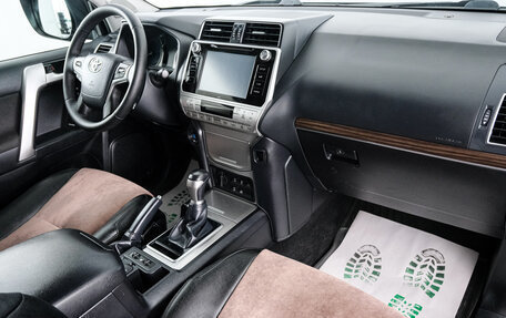 Toyota Land Cruiser Prado 150 рестайлинг 2, 2018 год, 6 099 000 рублей, 12 фотография