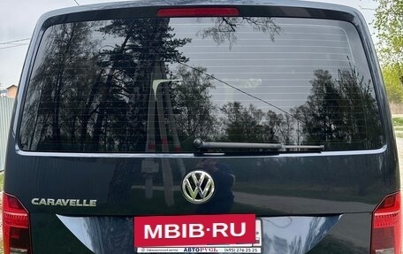 Volkswagen Caravelle T6 рестайлинг, 2021 год, 6 000 000 рублей, 6 фотография