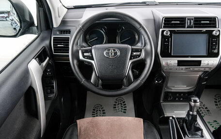 Toyota Land Cruiser Prado 150 рестайлинг 2, 2018 год, 6 099 000 рублей, 14 фотография