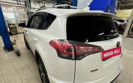 Toyota RAV4, 2016 год, 2 099 000 рублей, 6 фотография