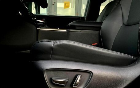 Toyota Land Cruiser Prado, 2024 год, 13 349 000 рублей, 26 фотография