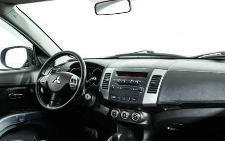 Mitsubishi Outlander III рестайлинг 3, 2011 год, 848 585 рублей, 9 фотография