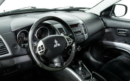 Mitsubishi Outlander III рестайлинг 3, 2011 год, 848 585 рублей, 11 фотография