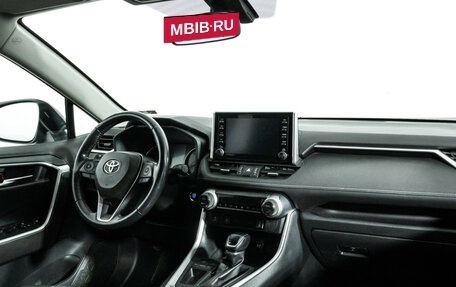 Toyota RAV4, 2020 год, 2 650 000 рублей, 9 фотография