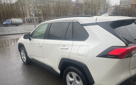 Toyota RAV4, 2019 год, 3 660 000 рублей, 6 фотография