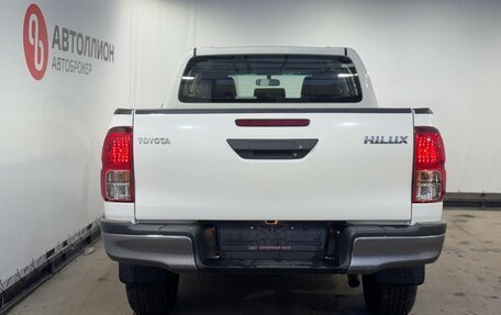 Toyota Hilux VIII, 2022 год, 5 150 000 рублей, 4 фотография