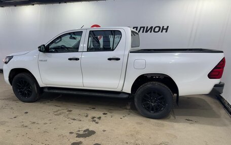 Toyota Hilux VIII, 2022 год, 5 150 000 рублей, 2 фотография
