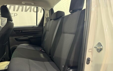 Toyota Hilux VIII, 2022 год, 5 150 000 рублей, 11 фотография