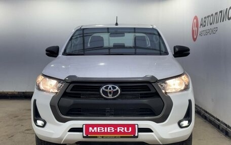 Toyota Hilux VIII, 2022 год, 5 150 000 рублей, 8 фотография
