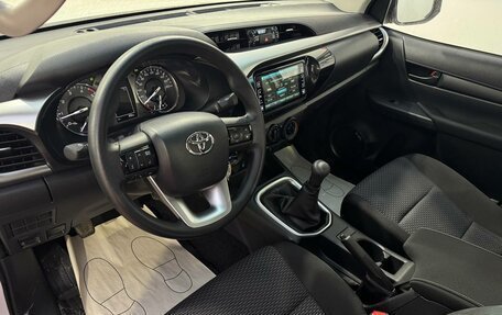 Toyota Hilux VIII, 2022 год, 5 150 000 рублей, 10 фотография