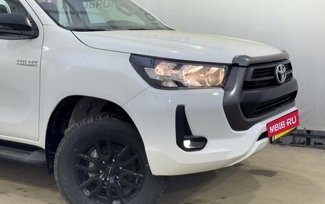Toyota Hilux VIII, 2022 год, 5 150 000 рублей, 9 фотография