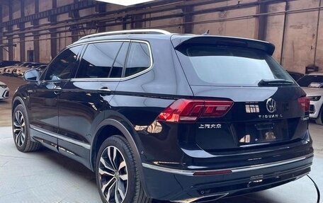 Volkswagen Tiguan II, 2021 год, 2 115 000 рублей, 4 фотография