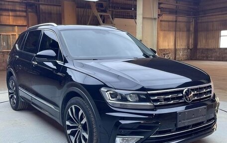 Volkswagen Tiguan II, 2021 год, 2 115 000 рублей, 3 фотография
