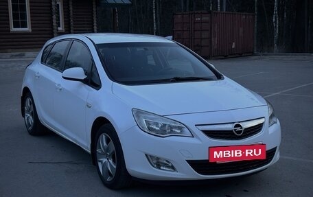 Opel Astra J, 2012 год, 690 000 рублей, 2 фотография