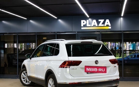 Volkswagen Tiguan II, 2018 год, 1 739 000 рублей, 3 фотография